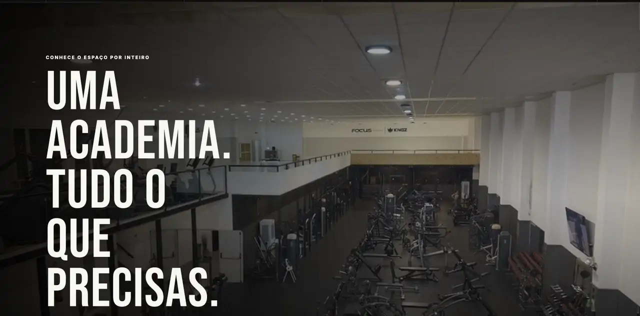 Website Academia Workout a apresentar o interior completo do ginásio